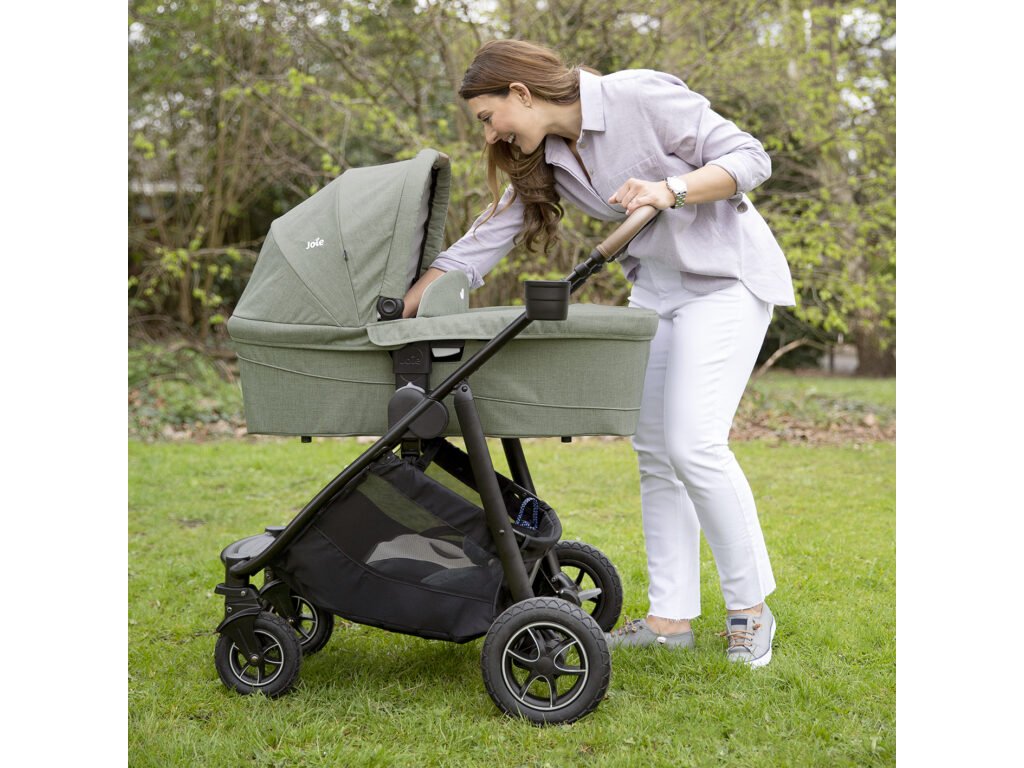 Kombinovaný kočík Joie Versatrax Pavement hlboká vanička na konštrukcii