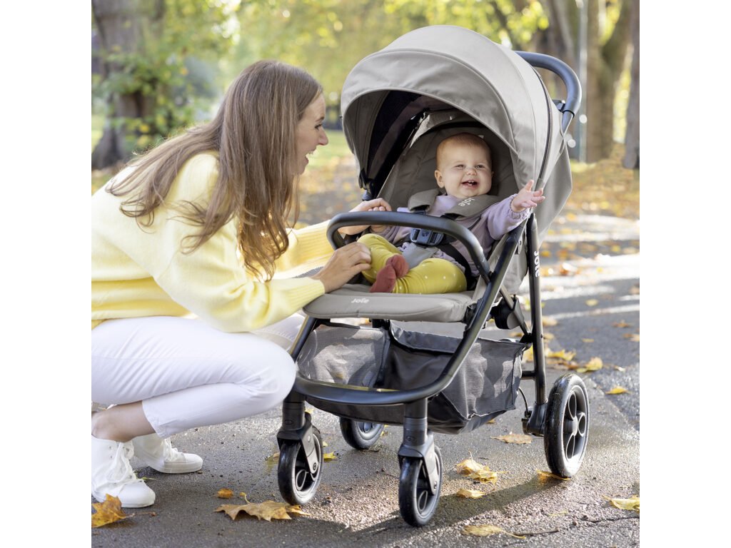 Športový kočík Joie Litetrax Pro v elegantnom prevedení s koženkovou rukoväťou