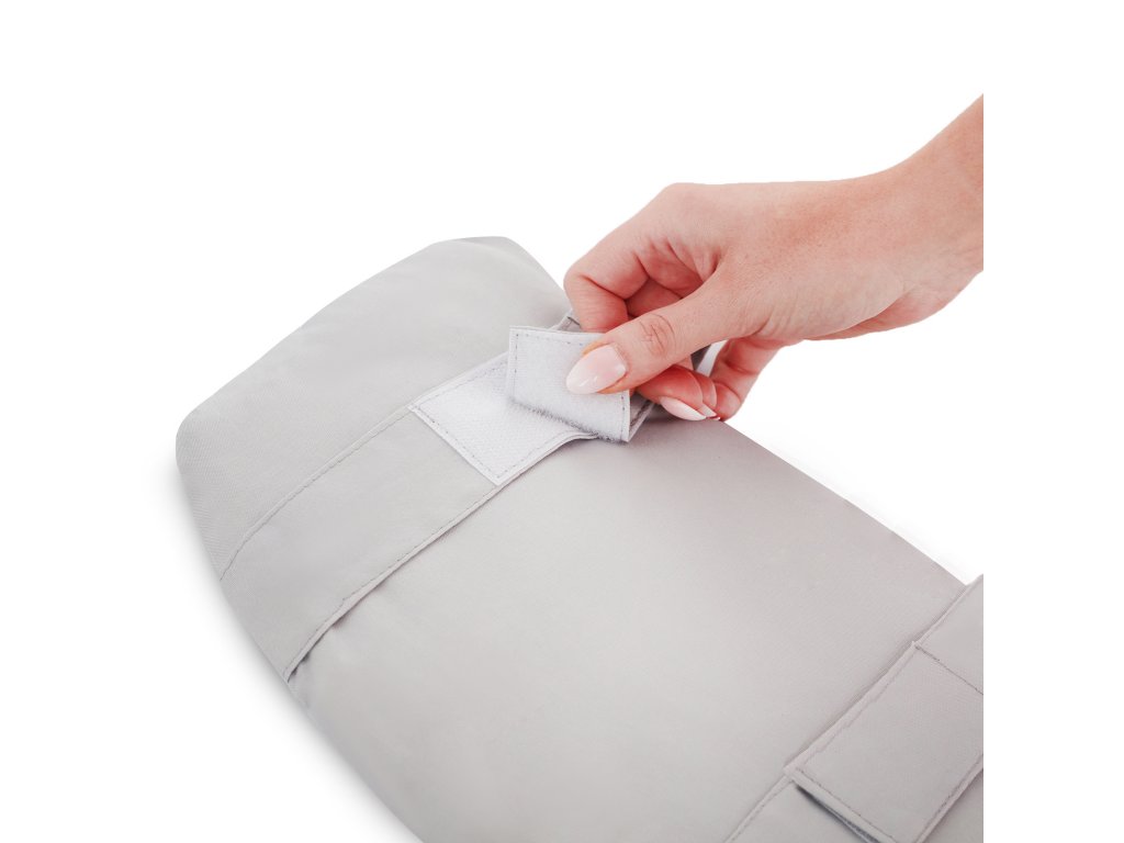 Detail uchytenia vankúša Kinderkraft ENOCK pomocou suchého zipsu