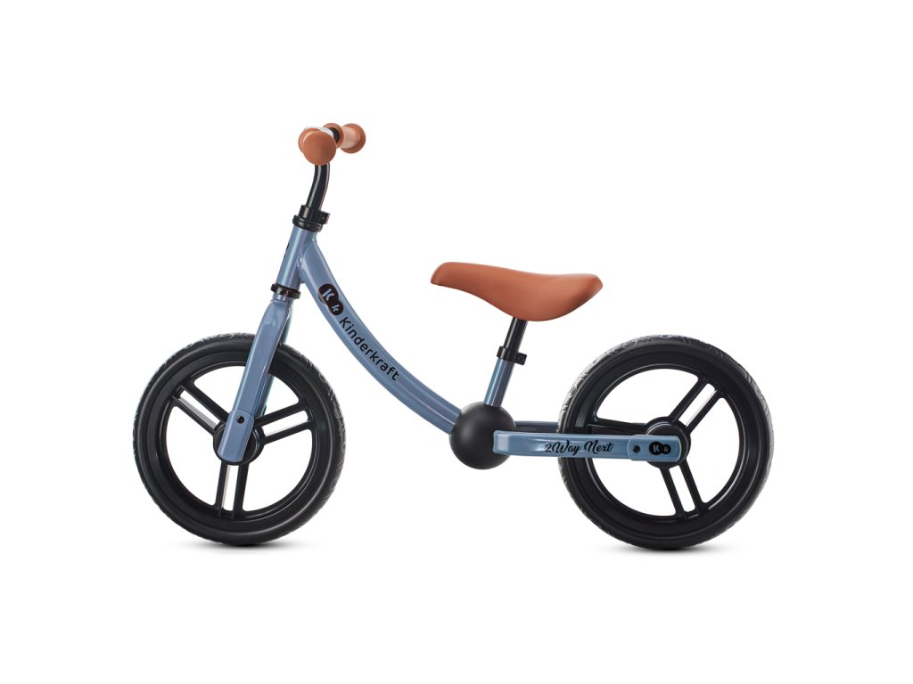 Detail nastaviteľného sedadla a oceľovej konštrukcie odrážadla Kinderkraft