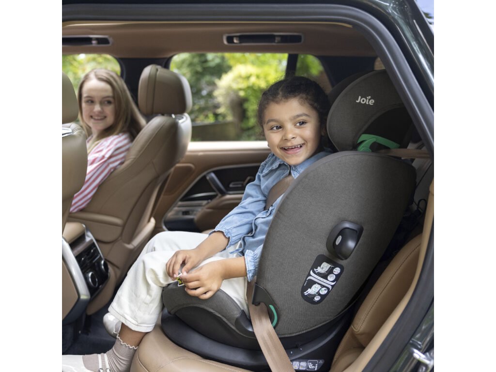 Detail bočnej ochrany Guard Surround Safety na autosedačke Joie