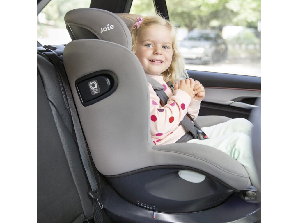 Detail bočnej ochrany Guard Surround Safety na autosedačke Joie i-Spin 360