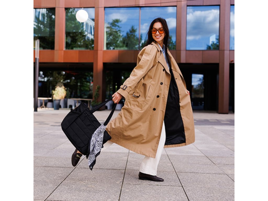 Prebaľovacia taška Babyono Cami čierna ideálna na kočík aj bežné nosenie