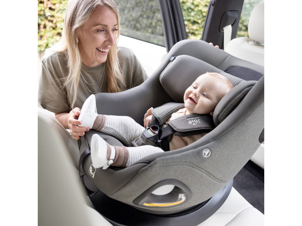 Detail opierky hlavy Tri-Protect a magnetických držiakov pásov