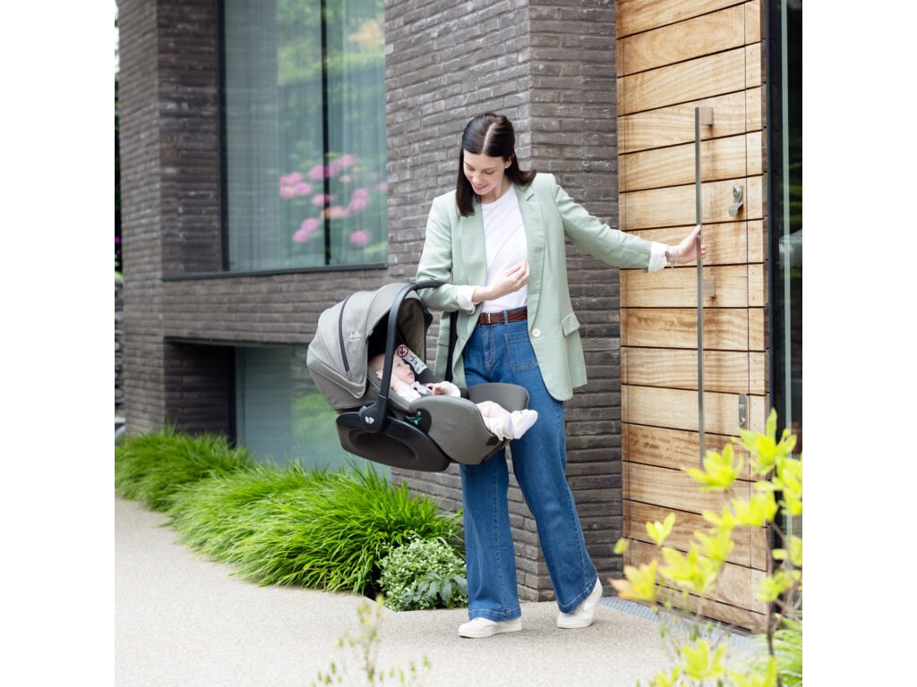 Autosedačka Joie i-Level Pro Signature v polohe ležmo