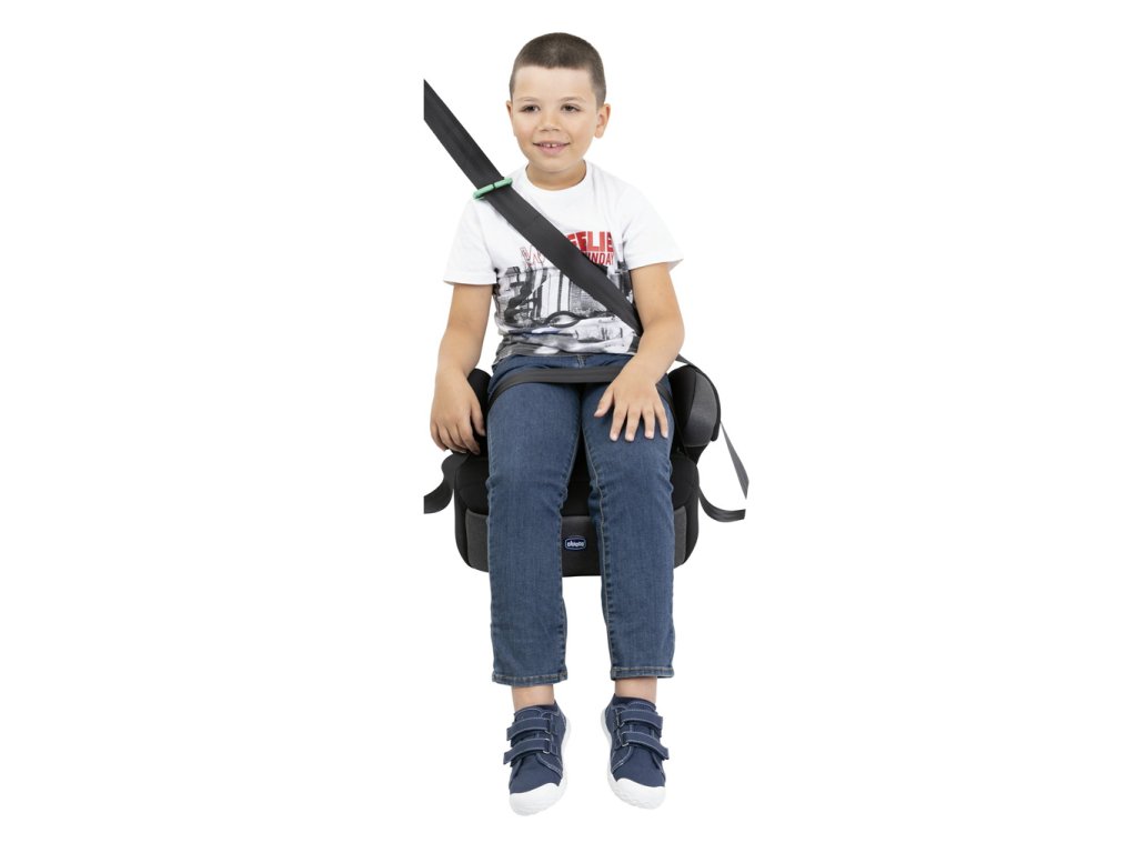 Detail vedenia bezpečnostného pásu na podsedáku Chicco Quasar Fix