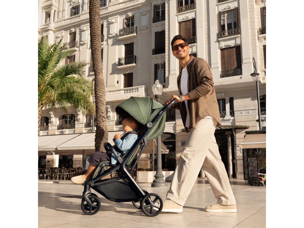 Detailný pohľad na kočík Nubi 3 počas používania