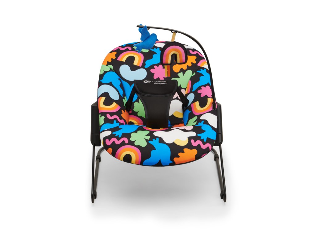 Detail 3-bodových bezpečnostných pásov a materiálu lehátka Calmee