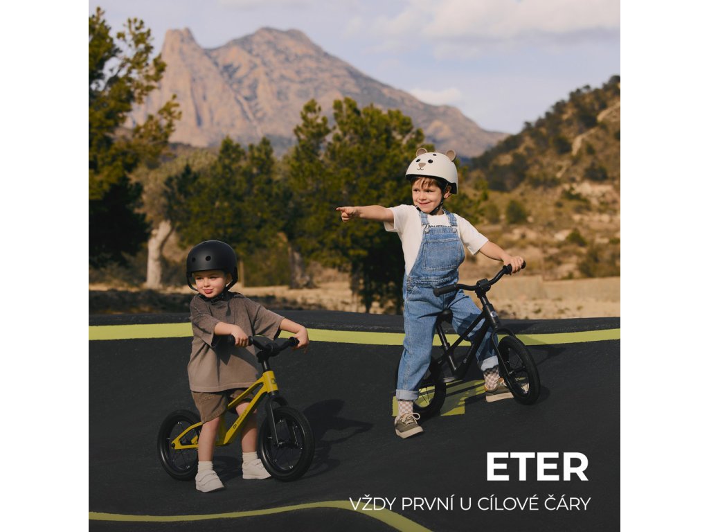 Červené športové odrážadlo Kinderkraft Eter Red s nylonovým monolitickým rámom