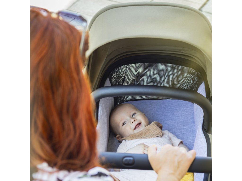 Kočík Petite&Mars Icon Lite AIR + Cybex Aton B2 i-Size + základňa