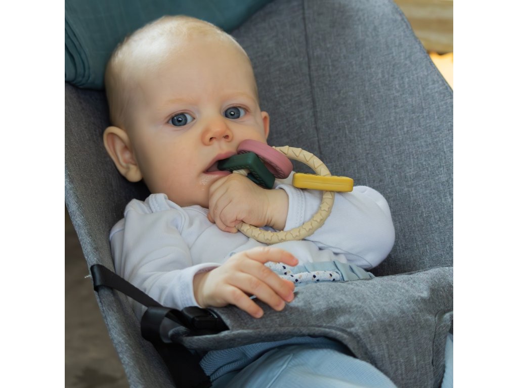 Silikónová hryzačka Petite&Mars Figures Desert Sand