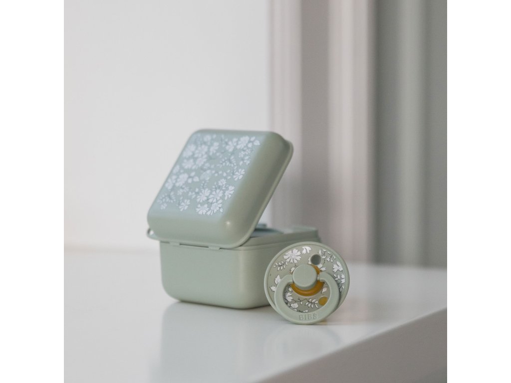 BIBS x LIBERTY krabička na cumlíky - Sage