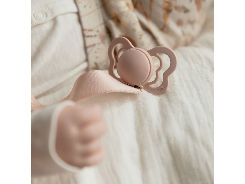 Klip na cumlík BIBS Ribbon Blush