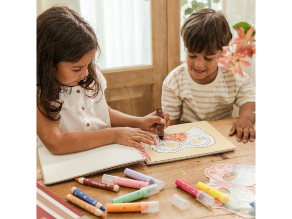 Little Dutch Kniha s vystrihovacími maskami Rosa