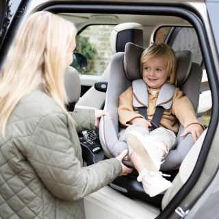 🚗👶 Obľúbenec v ponuke – Joie i-Harbour 👶🚗 Autosedačka, ktorá myslí na bezpečnosť aj komfort – od prvých mesiacov až...