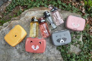 Lässig – keď funkčnosť stretáva štýl! ✨ Roztomilé dizajny Lässig boxov a fliaš rozžiaria deťom deň. 🤩 Už žiadne nudné...